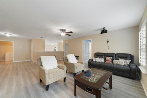 Villa ou maison à vendre à DeLand, Floride: 4 chambres, 367.24 m2 № 2437184 - photo 16