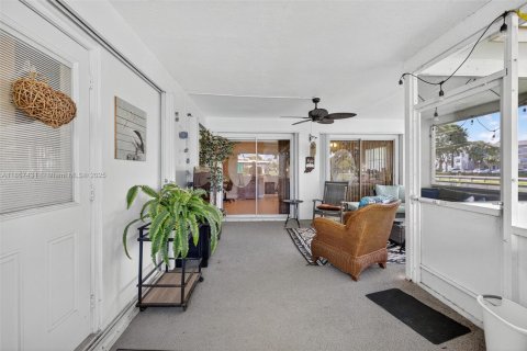House in Tamarac, Florida 2 bedrooms, 120.03 sq.m. № 1882305 - photo 25