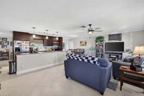 House in Tamarac, Florida 2 bedrooms, 120.03 sq.m. № 1882305 - photo 3