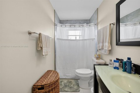 House in Tamarac, Florida 2 bedrooms, 120.03 sq.m. № 1882305 - photo 20