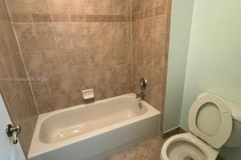 Casa en venta en Miramar, Florida, 4 dormitorios, 249.35 m2 № 1989130 - foto 17