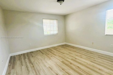 Casa en venta en Miramar, Florida, 4 dormitorios, 249.35 m2 № 1989130 - foto 25