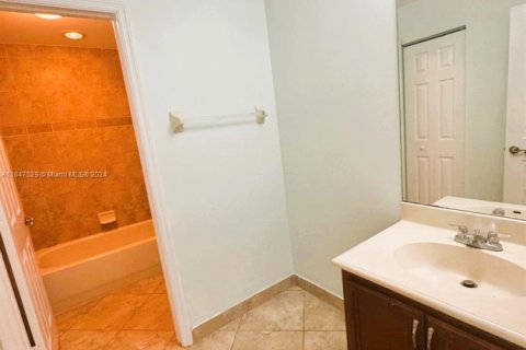 Casa en venta en Miramar, Florida, 4 dormitorios, 249.35 m2 № 1989130 - foto 26