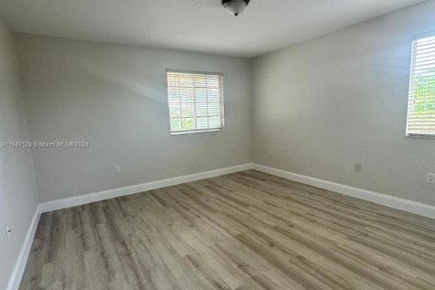 Casa en venta en Miramar, Florida, 4 dormitorios, 249.35 m2 № 1989130 - foto 15