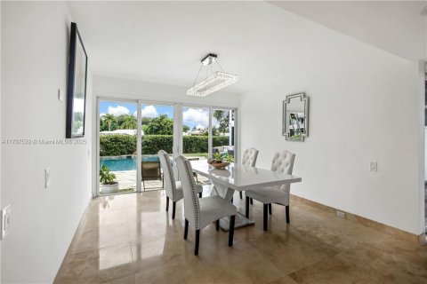 Villa ou maison à louer à Lighthouse Point, Floride: 3 chambres, 463.68 m2 № 1670553 - photo 18