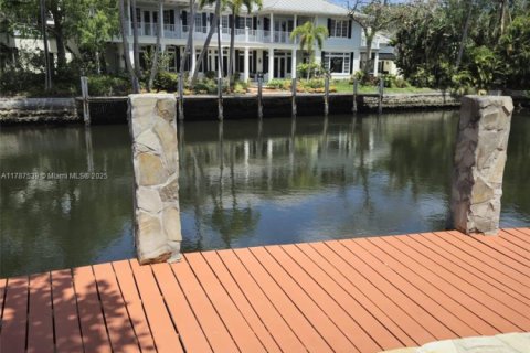Villa ou maison à louer à Lighthouse Point, Floride: 3 chambres, 463.68 m2 № 1670553 - photo 5