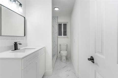 House in Lauderhill, Florida 3 bedrooms, 125.33 sq.m. № 1921638 - photo 12