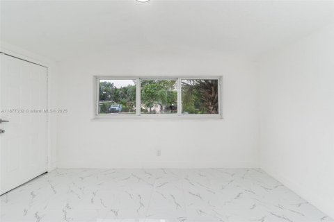 House in Lauderhill, Florida 3 bedrooms, 125.33 sq.m. № 1921638 - photo 18