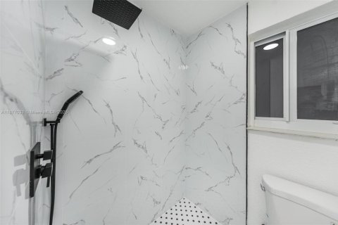 House in Lauderhill, Florida 3 bedrooms, 125.33 sq.m. № 1921638 - photo 10