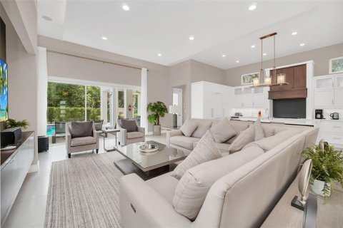 House in Four Corners, Florida 5 bedrooms, 379.78 sq.m. № 1831395 - photo 4
