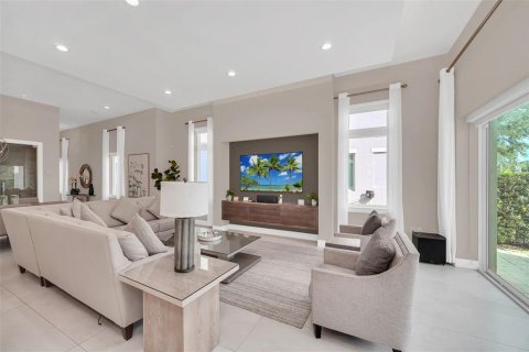 House in Four Corners, Florida 5 bedrooms, 379.78 sq.m. № 1831395 - photo 11