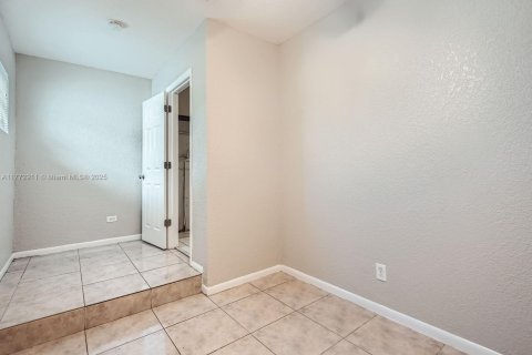 House in Plantation, Florida 3 bedrooms, 144.09 sq.m. № 1620010 - photo 20