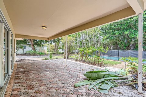 House in Plantation, Florida 3 bedrooms, 144.09 sq.m. № 1620010 - photo 26