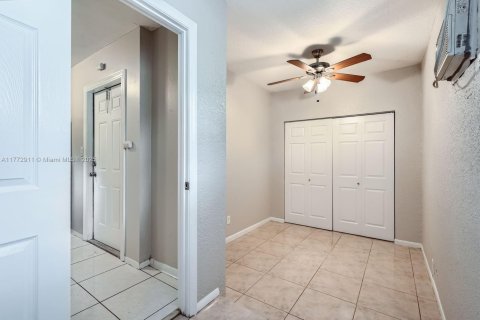 House in Plantation, Florida 3 bedrooms, 144.09 sq.m. № 1620010 - photo 19