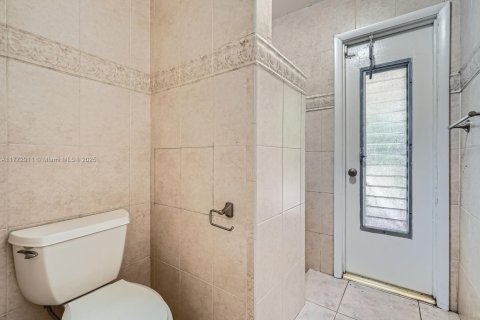 House in Plantation, Florida 3 bedrooms, 144.09 sq.m. № 1620010 - photo 18