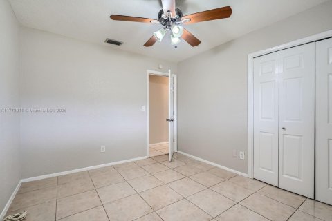 House in Plantation, Florida 3 bedrooms, 144.09 sq.m. № 1620010 - photo 22