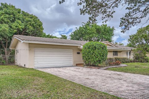 House in Plantation, Florida 3 bedrooms, 144.09 sq.m. № 1620010 - photo 3