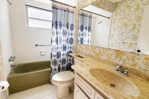 House in Clearwater, Florida 2 bedrooms, 130.06 sq.m. № 2201622 - photo 9