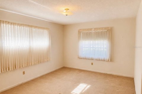 House in Clearwater, Florida 2 bedrooms, 130.06 sq.m. № 2201622 - photo 10