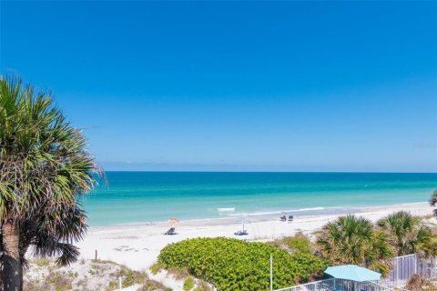 House in Clearwater, Florida 2 bedrooms, 130.06 sq.m. № 2201622 - photo 18