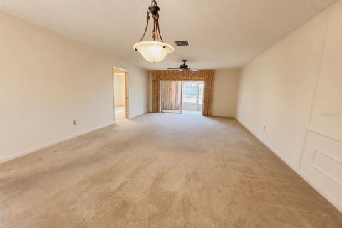 House in Clearwater, Florida 2 bedrooms, 130.06 sq.m. № 2201622 - photo 5