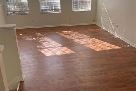 Townhouse in Tampa, Florida 3 bedrooms, 157.19 sq.m. № 2377827 - photo 5
