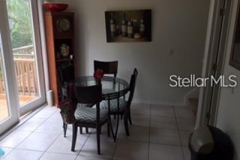 Townhouse in Tampa, Florida 3 bedrooms, 157.19 sq.m. № 2377827 - photo 15