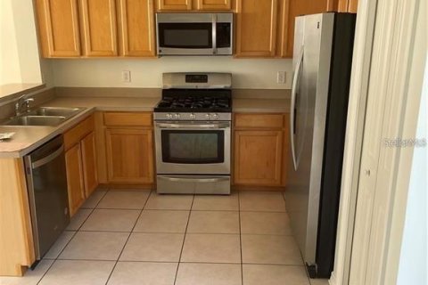 Townhouse in Tampa, Florida 3 bedrooms, 157.19 sq.m. № 2377827 - photo 2