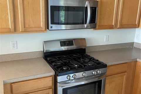 Townhouse in Tampa, Florida 3 bedrooms, 157.19 sq.m. № 2377827 - photo 3