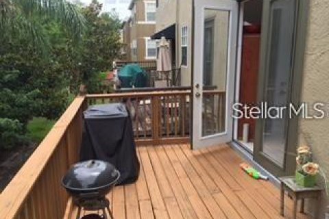 Townhouse in Tampa, Florida 3 bedrooms, 157.19 sq.m. № 2377827 - photo 9