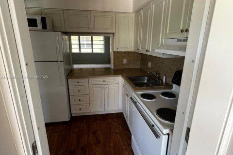 Купить кондоминиум в Помпано-Бич, Флорида 2 спальни, 72.46м2, № 1996999 - фото 3