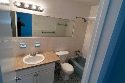 Купить кондоминиум в Помпано-Бич, Флорида 2 спальни, 72.46м2, № 1996999 - фото 11