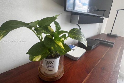 Apartment in Doral, Florida 39.3 sq.m. № 1979404 - photo 16