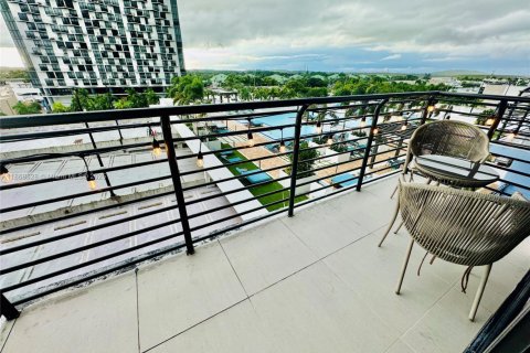 Apartment in Doral, Florida 39.3 sq.m. № 1979404 - photo 1