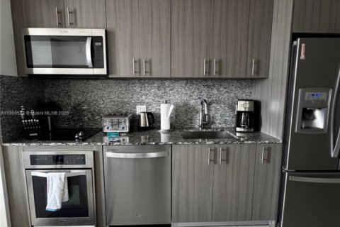 Apartment in Doral, Florida 39.3 sq.m. № 1979404 - photo 18