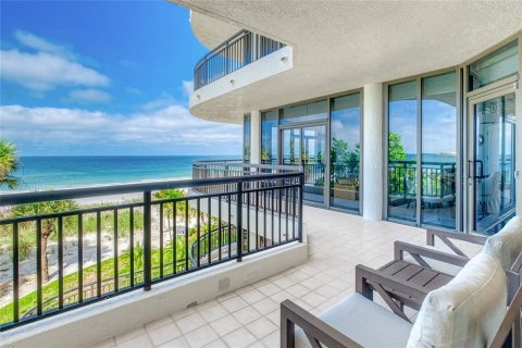 Condo in Indian Shores, Florida, 3 bedrooms  № 2393826 - photo 19