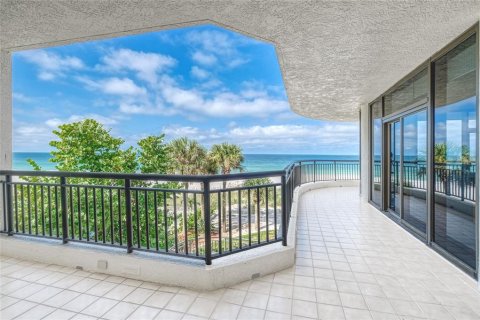 Condo in Indian Shores, Florida, 3 bedrooms  № 2393826 - photo 8