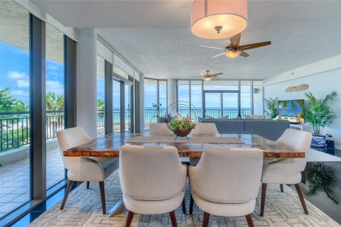 Condo in Indian Shores, Florida, 3 bedrooms  № 2393826 - photo 9