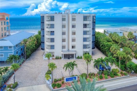 Condo in Indian Shores, Florida, 3 bedrooms  № 2393826
