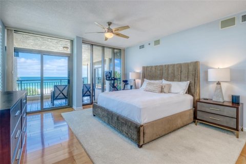 Condo in Indian Shores, Florida, 3 bedrooms  № 2393826 - photo 17