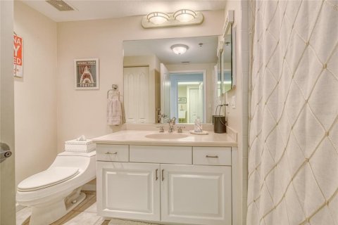 Condo in Indian Shores, Florida, 3 bedrooms  № 2393826 - photo 30