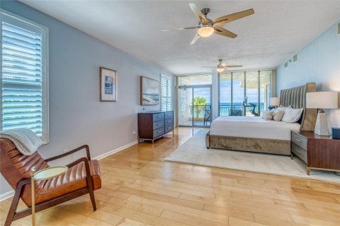 Condo in Indian Shores, Florida, 3 bedrooms  № 2393826 - photo 18