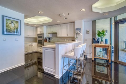 Condo in Indian Shores, Florida, 3 bedrooms  № 2393826 - photo 11