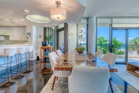 Condo in Indian Shores, Florida, 3 bedrooms  № 2393826 - photo 10