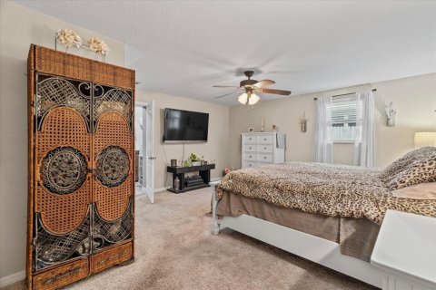 House in Clearwater, Florida 4 bedrooms, 210.89 sq.m. № 1565889 - photo 26