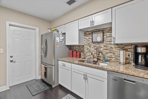 House in Clearwater, Florida 4 bedrooms, 210.89 sq.m. № 1565889 - photo 15