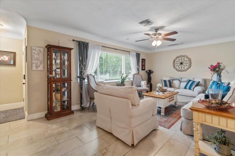 House in Clearwater, Florida 4 bedrooms, 210.89 sq.m. № 1565889 - photo 5