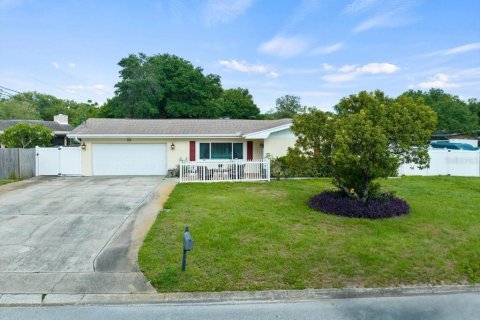 House in Clearwater, Florida 4 bedrooms, 210.89 sq.m. № 1565889 - photo 1