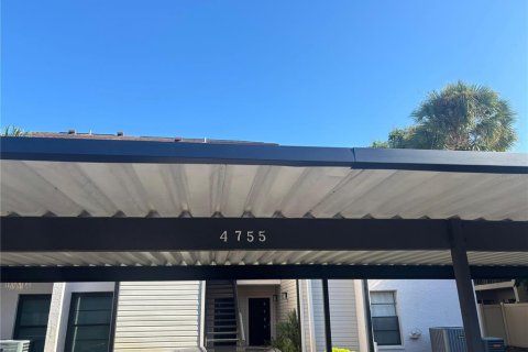 Copropriété à vendre à Tampa, Floride: 2 chambres, 123.37 m2 № 1905031 - photo 1