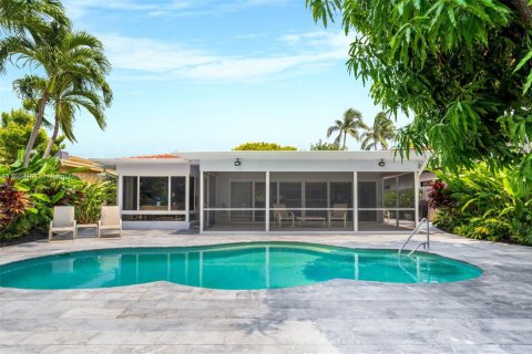 Villa ou maison à vendre à Miami Beach, Floride: 3 chambres, 240.8 m2 № 1981710 - photo 25